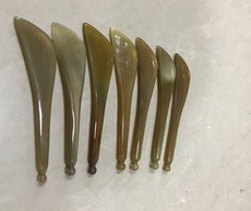 厂家直销批发牛角点穴拨筋棒 刮痧板 美容刮脸片10个起